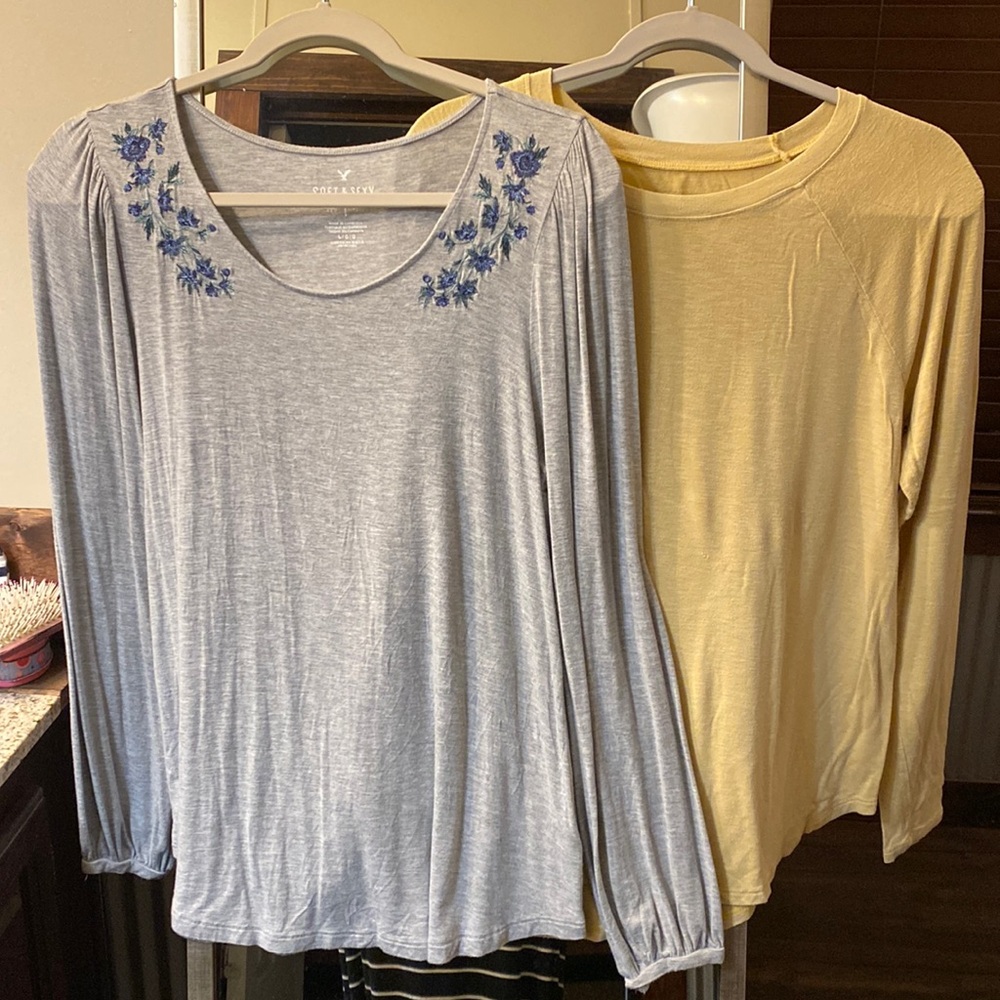 American Eagle Outfitters bundle of women’s size large long sleeve tops